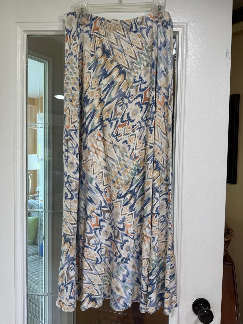 Chico's rayon blend ikat print flowy maxi skirt - Chico size 2 (large)